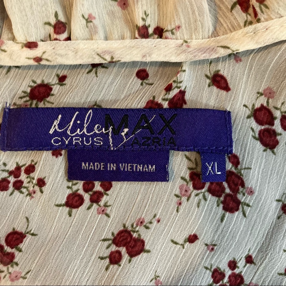 🌸5/$25🌸
Miley Cyrus x Max Azria Size XL Blouse - Picture 4 of 5